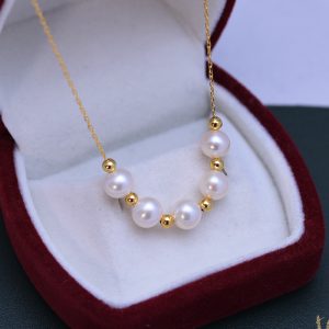 freshwater cultured pearl necklace
