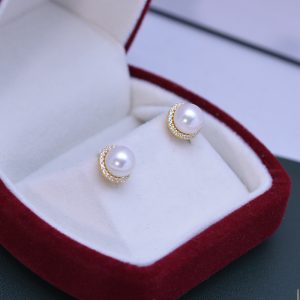 freshwater white pearl stud earrings