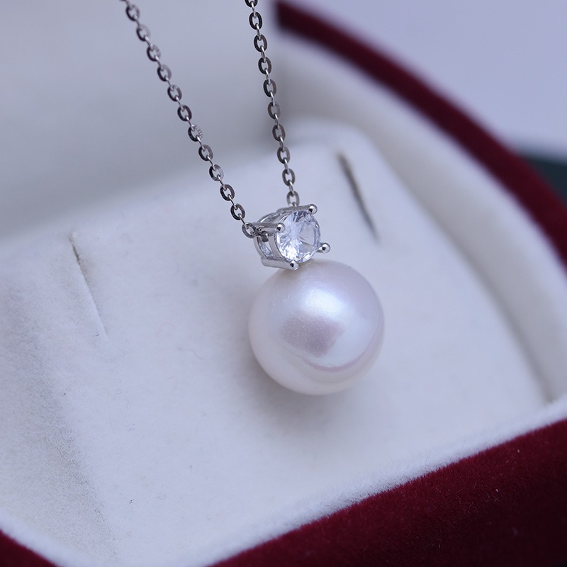 big white round pearl pendant necklace