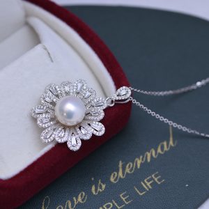 luxury white pearl pendant necklace