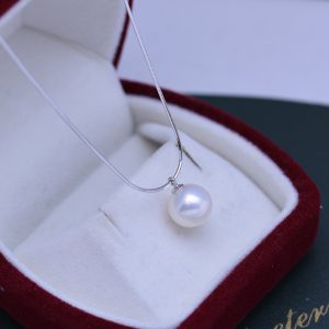 pearl pendant necklace for women