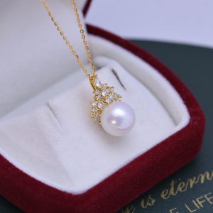white freshwater pearl pendant necklace